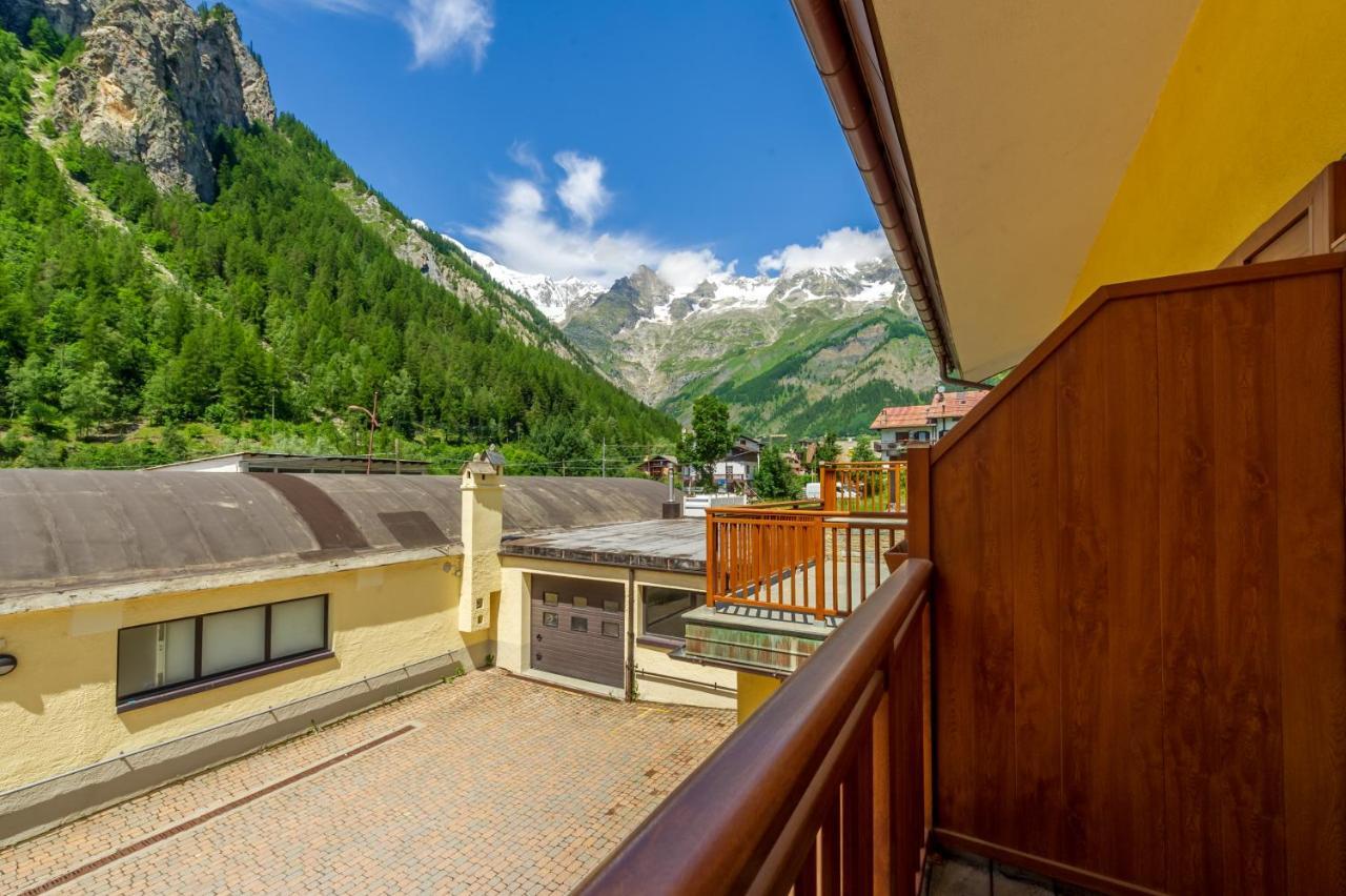 Casa Jasmin - Scopri Le Bellezze Di Courmayeur - Cour 0154 Eksteriør billede